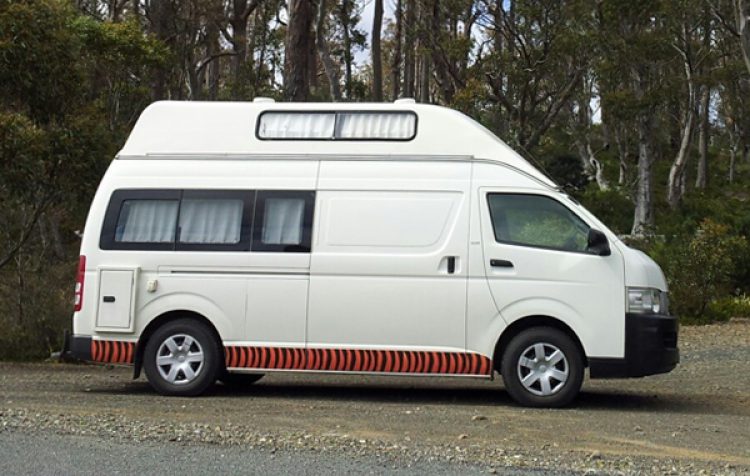 tassie-motor-hitop-1