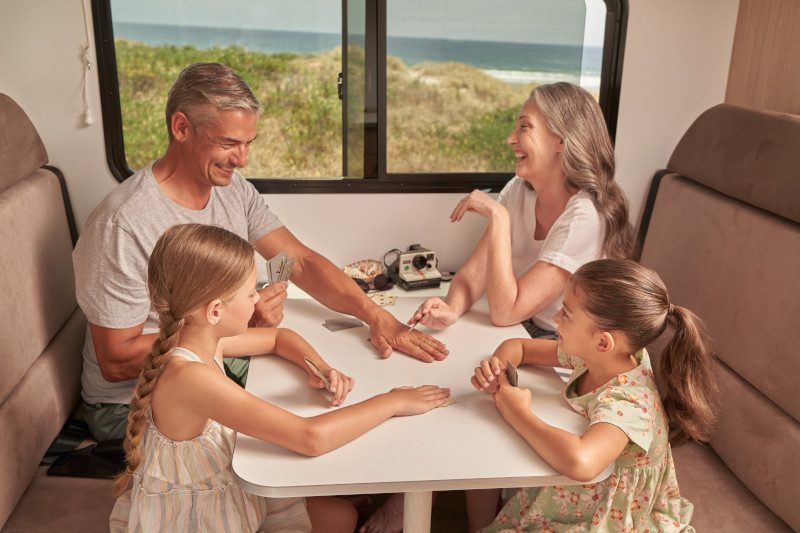 Family-playing-in-dinette